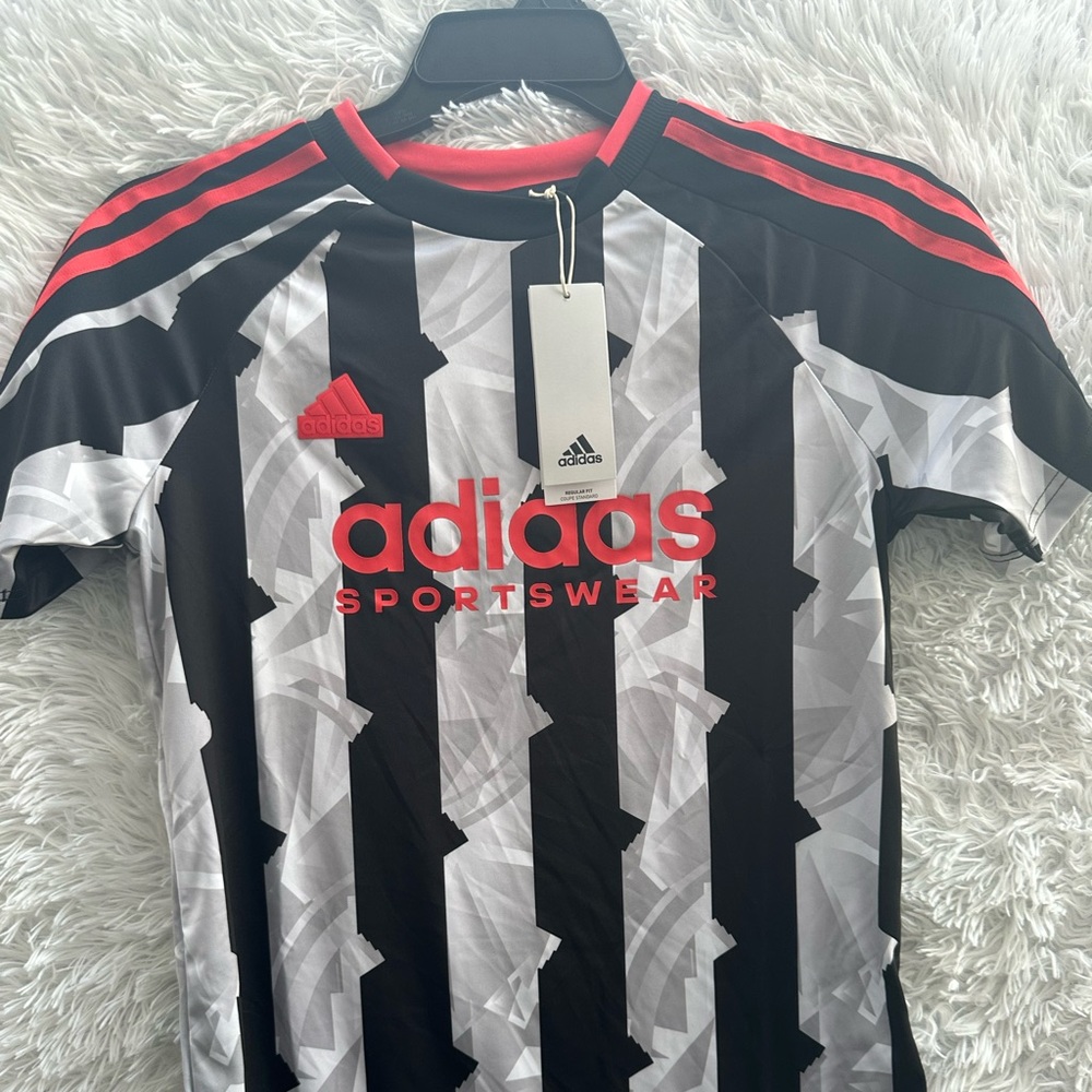 New Kids Adidas Black and Red Striped Sportswear Top size Large